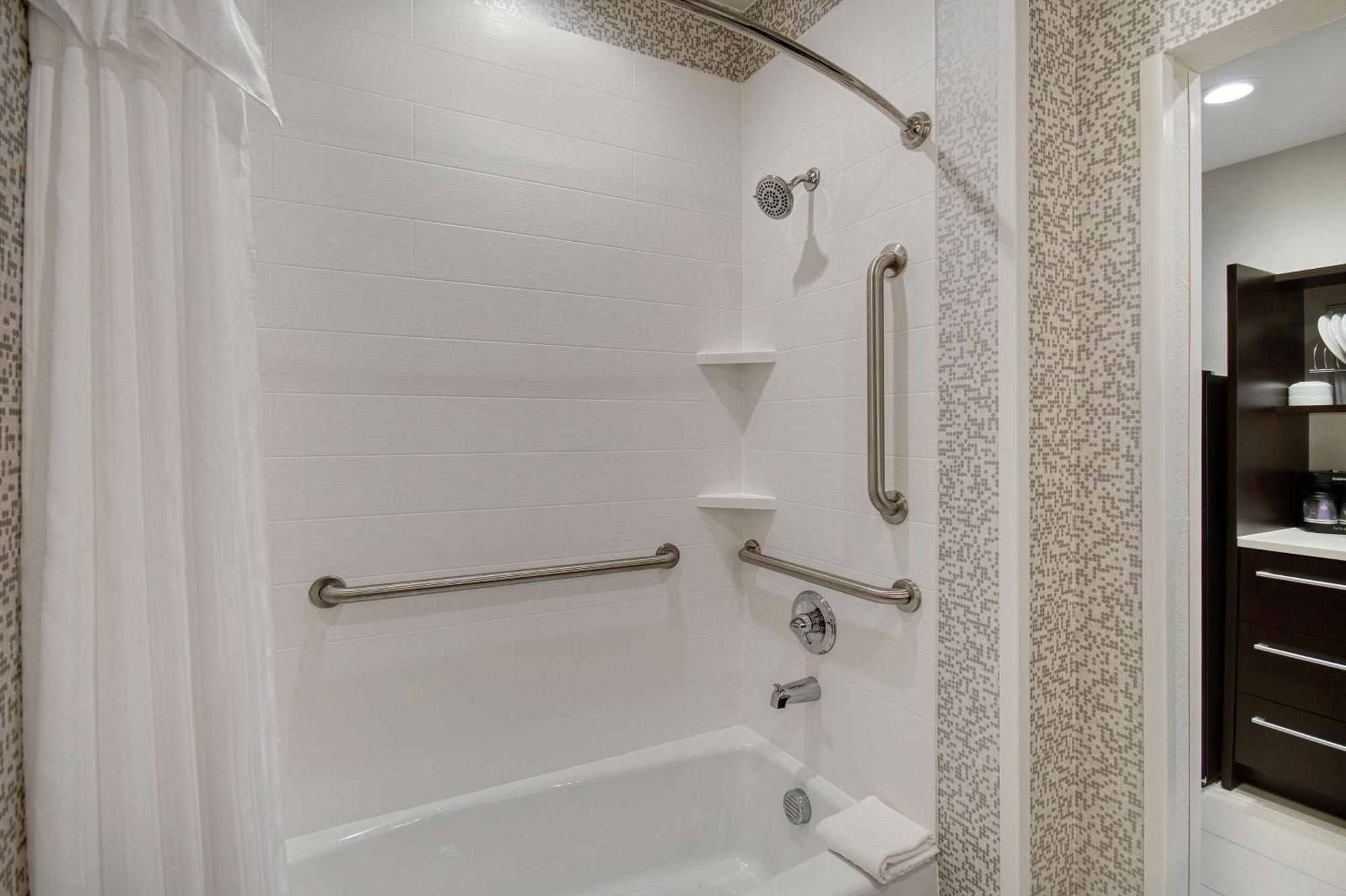 Home2 Suites By Hilton Берлесон Экстерьер фото