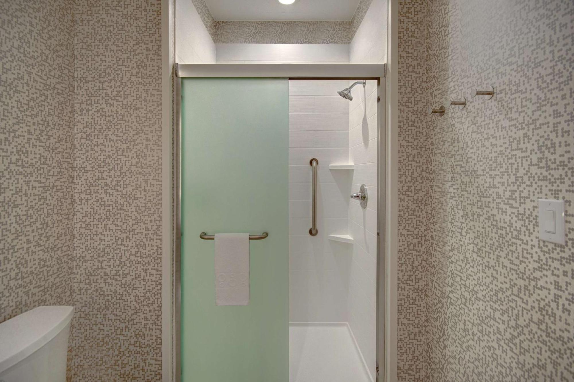 Home2 Suites By Hilton Берлесон Экстерьер фото